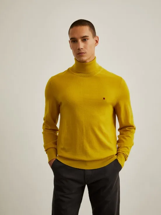 100% wool turtleneck sweater