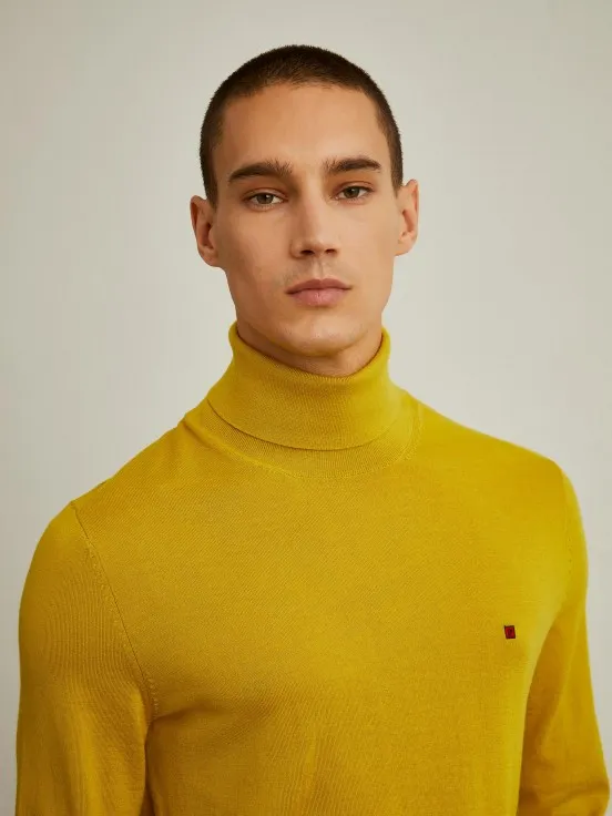 100% wool turtleneck sweater