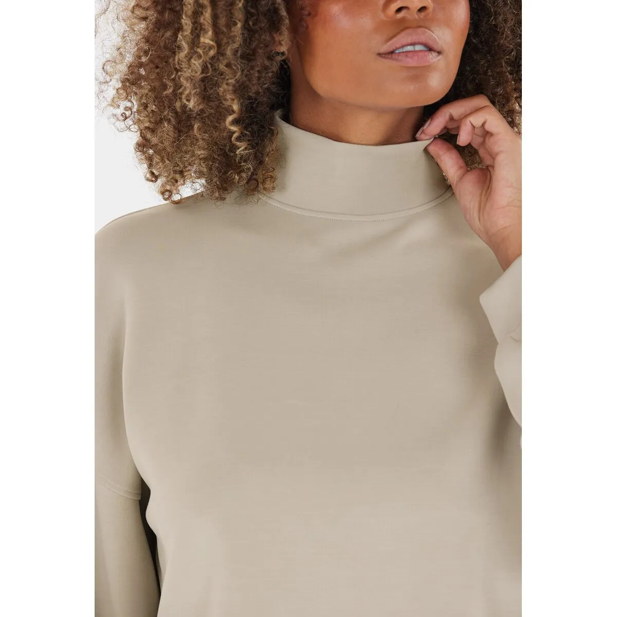 Paris Womenswear High-Neck